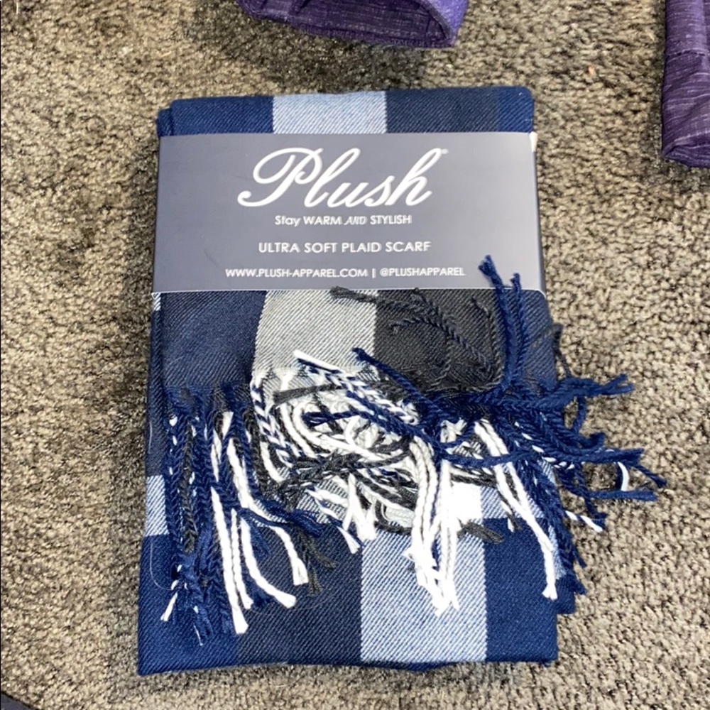 Plush stay warm and stylish scarf